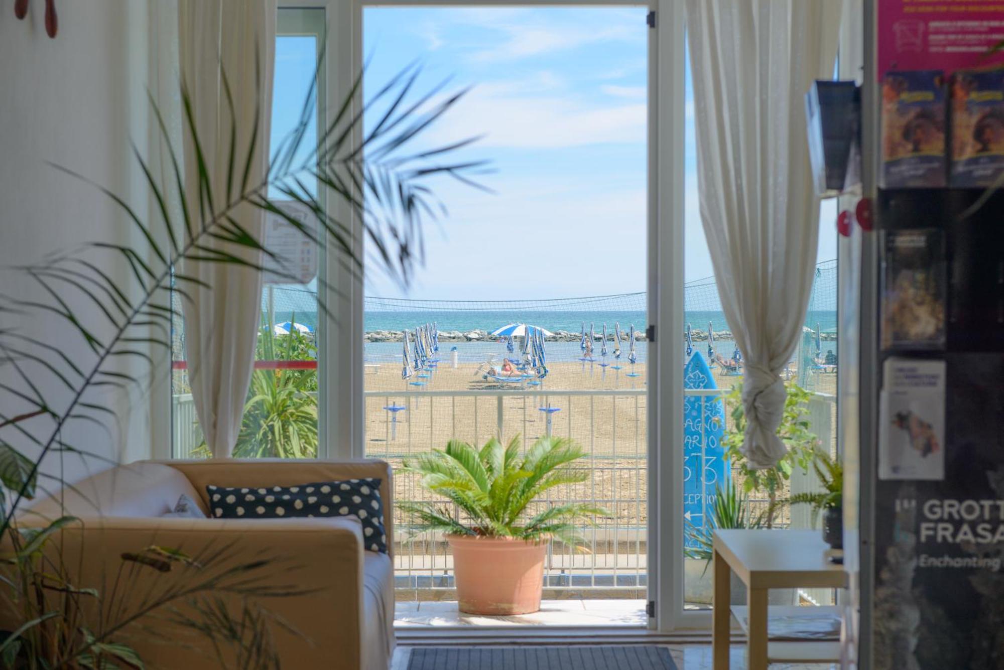 Nautic Beach Hotel Римини Экстерьер фото