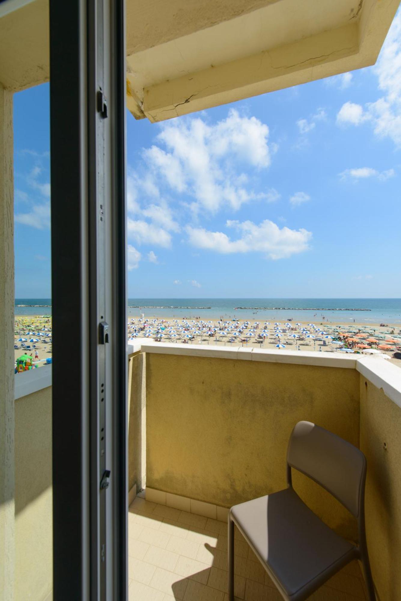Nautic Beach Hotel Римини Экстерьер фото
